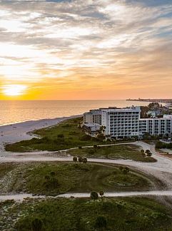 Apartment Molloy Gulf Motel & Cottages, Treasure Island, Florida, USA