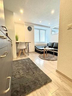 Appartement Appartement mit eigener Terrasse, Unterterzen, Graubünden, Schweiz