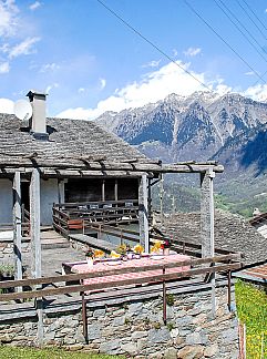 Vakantiewoning Vakantiehuis Simano, Leontica, Ticino / Tessin, Zwitserland