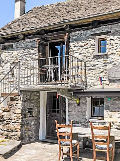 Logement de vacances Vakantiehuis Rustikales Ca'd'Damunt, Cevio, Tessin, Suisse