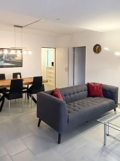 Ferienhaus Vakantiehuis Villetta Felice mit Pool, Magadino, Tessin, Schweiz