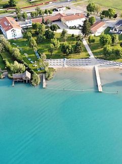 Apartment Naturel Hoteldorf Seeleitn, Faak am See, Karnten, Austria
