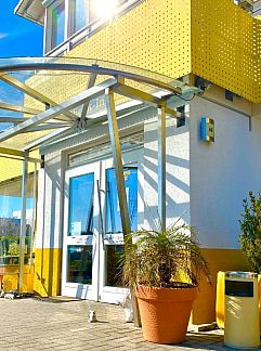 Apartment Parkhotel Obertshausen, Obertshausen, Hessen, Germany