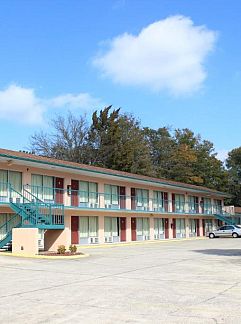 Apartment Courtyard Gainesville, Gainesville, Florida, USA