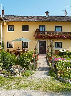 Apartment Gasthof Chiemseefischer, Grabenstätt, Bavaria, Germany