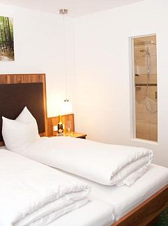 Apartment Hotel - Restaurant Eberlwirt, Bruckberg, Bavaria, Germany