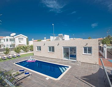 Vakantiehuis 3 Schlafzimmer Villa mit Pool in Protaras Zentr