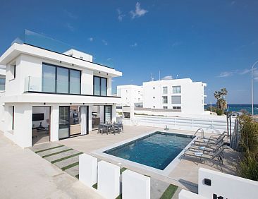 Vakantiehuis Haus in Paralimni mit Doppelveranda