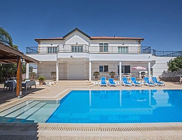 Vakantiehuis Familienvilla in Paralimni mit spektakulärer A
