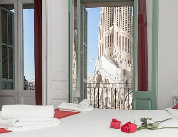 Whatching Sagrada Familia