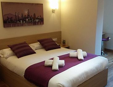 Hostal Barcelona Travel