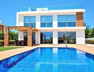 Vakantiehuis Luxuriöse Villa mit privatem Pool und Whirlpoo
