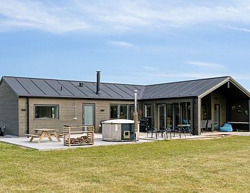 Vakantiehuis "Henke" - 475m from the sea