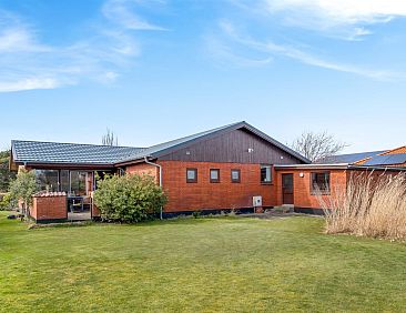 Vakantiehuis "Natalija" - 700m from the sea