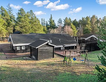 Vakantiehuis "Elvin" - 2km from the sea