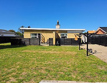 Vakantiehuis "Falk" - 900m from the sea