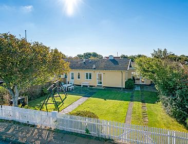 Vakantiehuis "Julie" - 700m from the sea