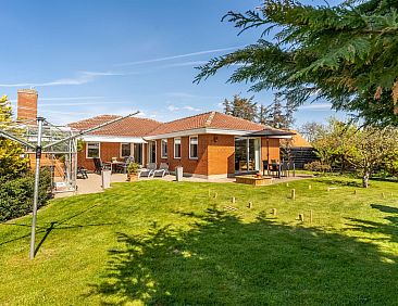 Vakantiehuis "Signe" - 600m from the sea