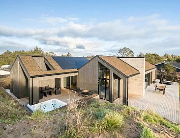 Vakantiehuis "Uschi" - 1km from the sea