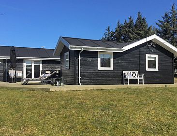 Vakantiehuis "Bylgja" - 1.7km from the sea