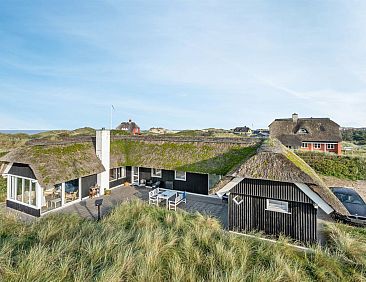 Vakantiehuis "Henric" - 100m from the sea