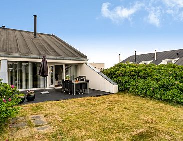 Vakantiehuis "Nis" - 900m from the sea