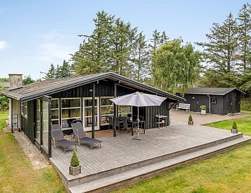 Vakantiehuis "Bernadeta" - 1.2km from the sea