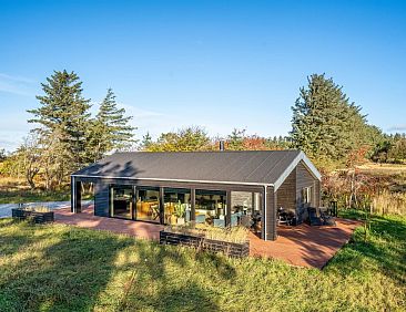 Vakantiehuis "Remko" - 1.5km from the sea