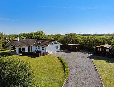 Vakantiehuis "Ljuba" - 1.3km from the sea