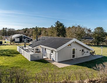 Vakantiehuis "Henri" - 1.2km from the sea