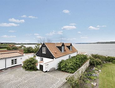 Vakantiehuis "Pauliina" - 10m to the fjord