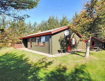 Vakantiehuis "Neven" - 900m from the sea