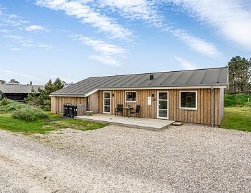 Vakantiehuis "Gyrial" - 950m from the sea