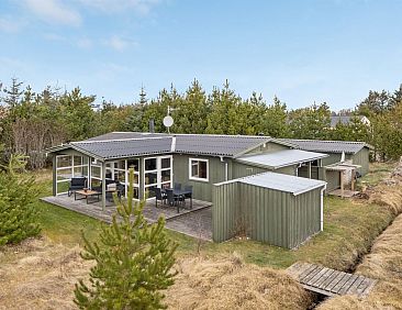 Vakantiehuis "Asmir" - 1.1km from the sea