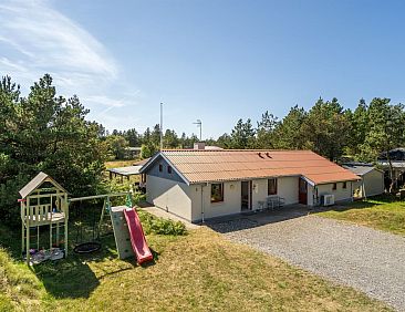 Vakantiehuis "Germund" - 900m from the sea