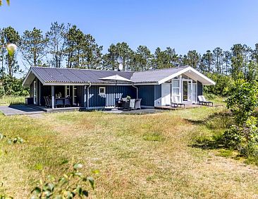 Vakantiehuis "Ajten" - 150m from the sea