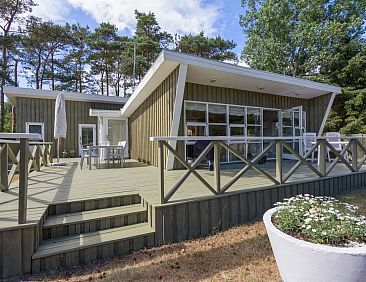 Vakantiehuis "Hwelp" - 200m from the sea