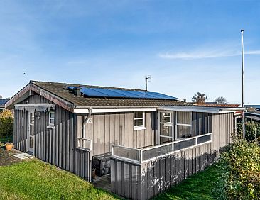 Vakantiehuis "Skarthi" - 200m from the sea