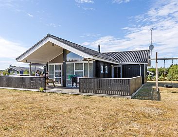 Vakantiehuis "Lirim" - 50m from the sea