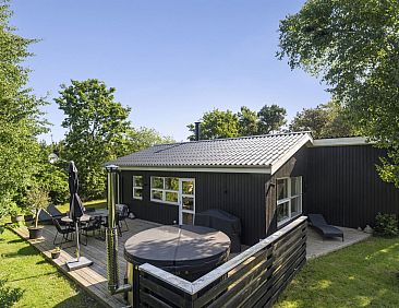 Vakantiehuis "Elaina" - 290m from the sea