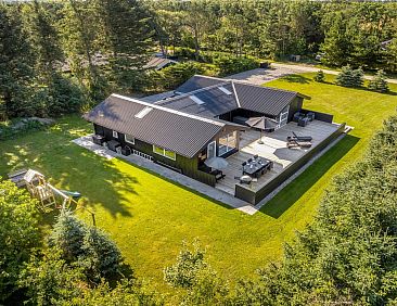 Vakantiehuis "Ema" - 1.9km from the sea