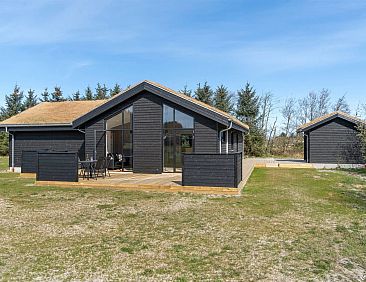 Vakantiehuis "Bentine" - 1.6km from the sea