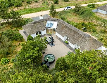 Vakantiehuis "Pihla" - 1.1km from the sea