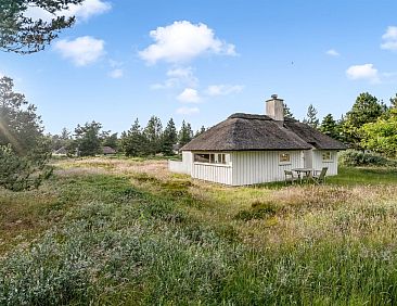 Vakantiehuis "Elenor" - 1.1km from the sea