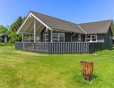 Vakantiehuis "Lyydia" - 1km from the sea