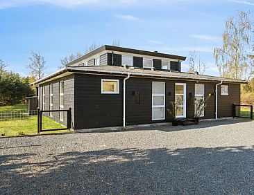 Vakantiehuis "Todor" - 1.1km from the sea