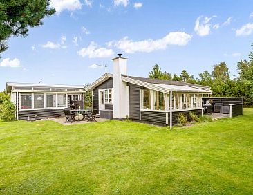 Vakantiehuis "Ilina" - 400m from the sea