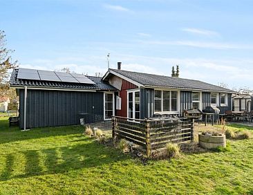Vakantiehuis "Juste" - 1.7km from the sea