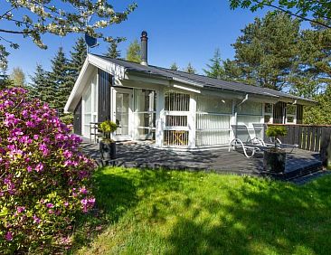 Vakantiehuis "Nafne" - 500m from the sea