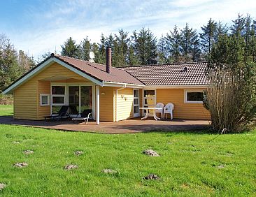 Vakantiehuis "Eljena" - 600m from the sea